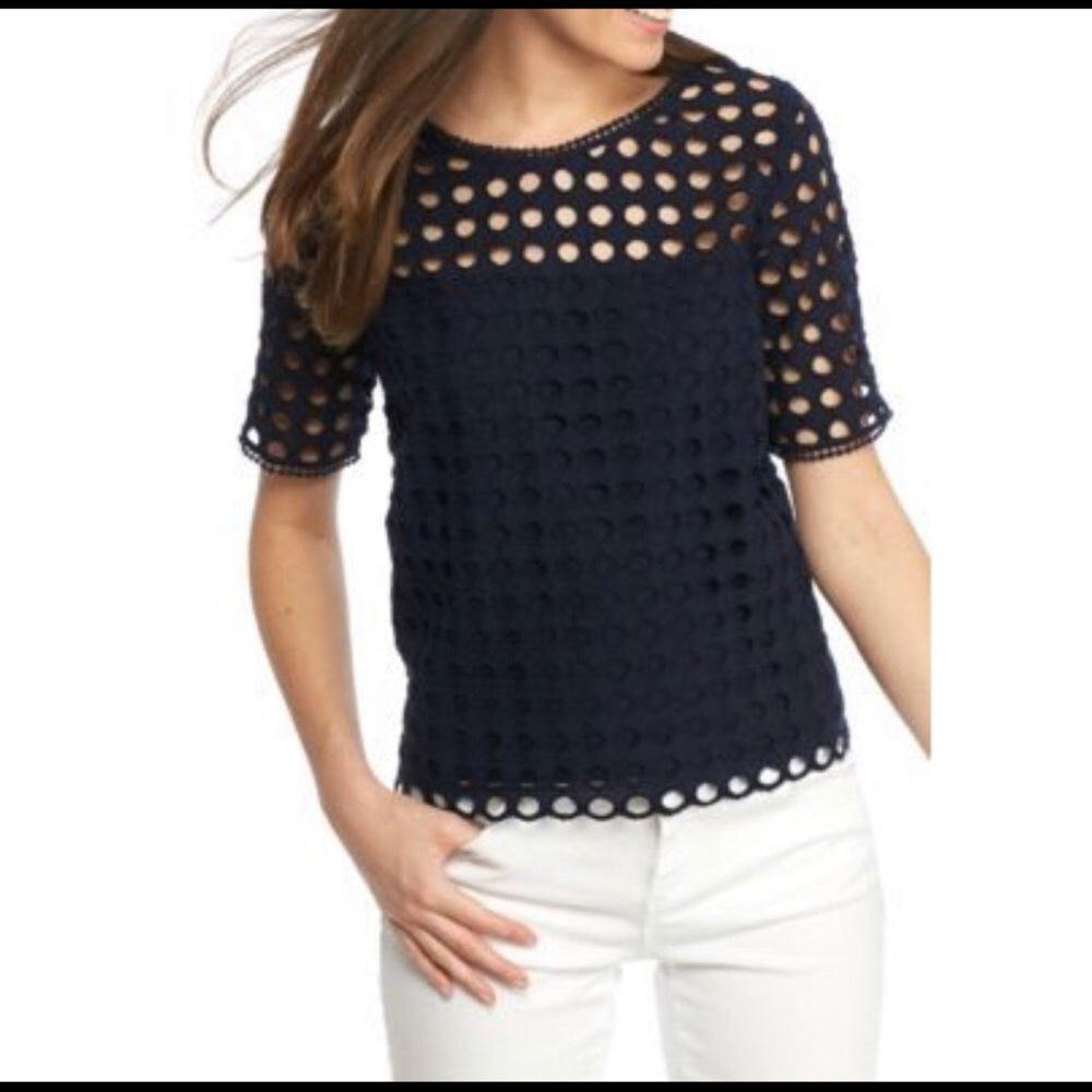 CROWN & IVY NAVY EYELET TOP PL